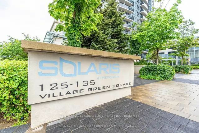 Photo de la propriété:  125 Village Green Sq  ON M1S 0G3 