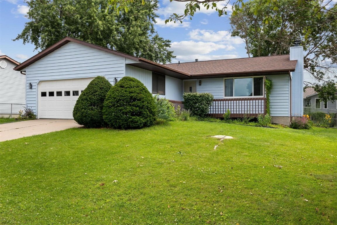 Property Photo:  3099 3rd Street  IA 52302 