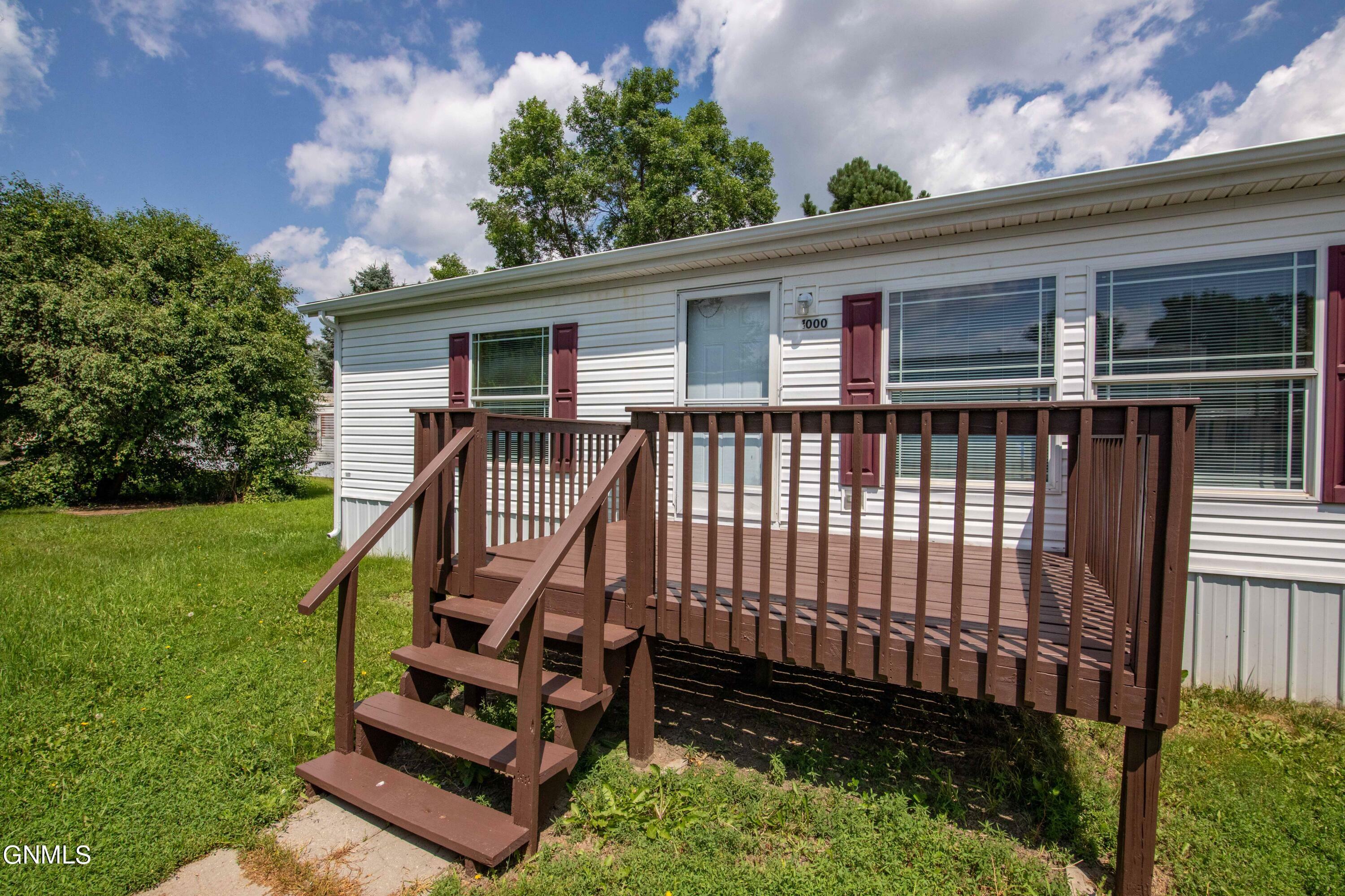 Property Photo:  1000 S Frontier Trail  ND 58554 