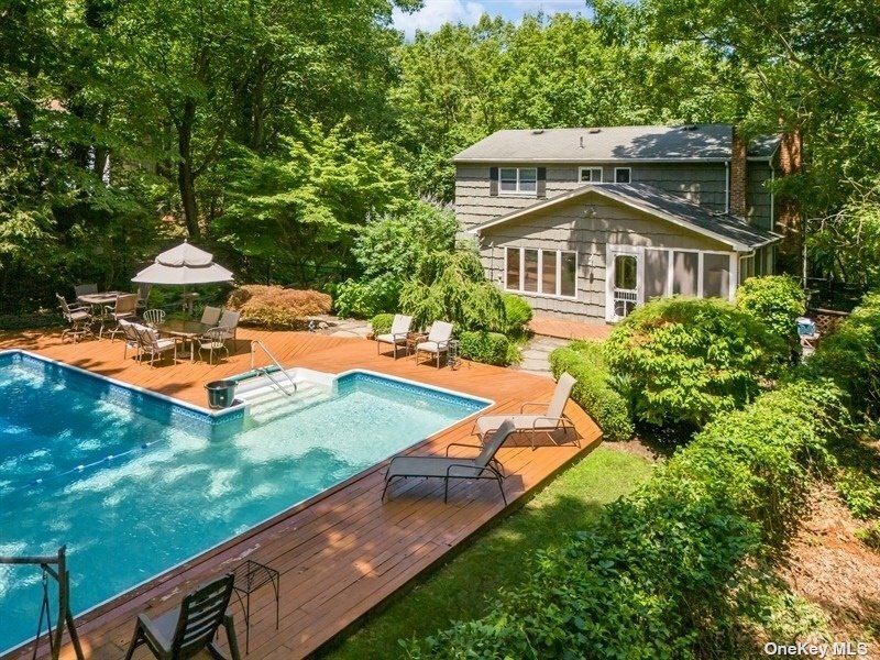 Property Photo:  133 Oakwood Road  NY 11777 