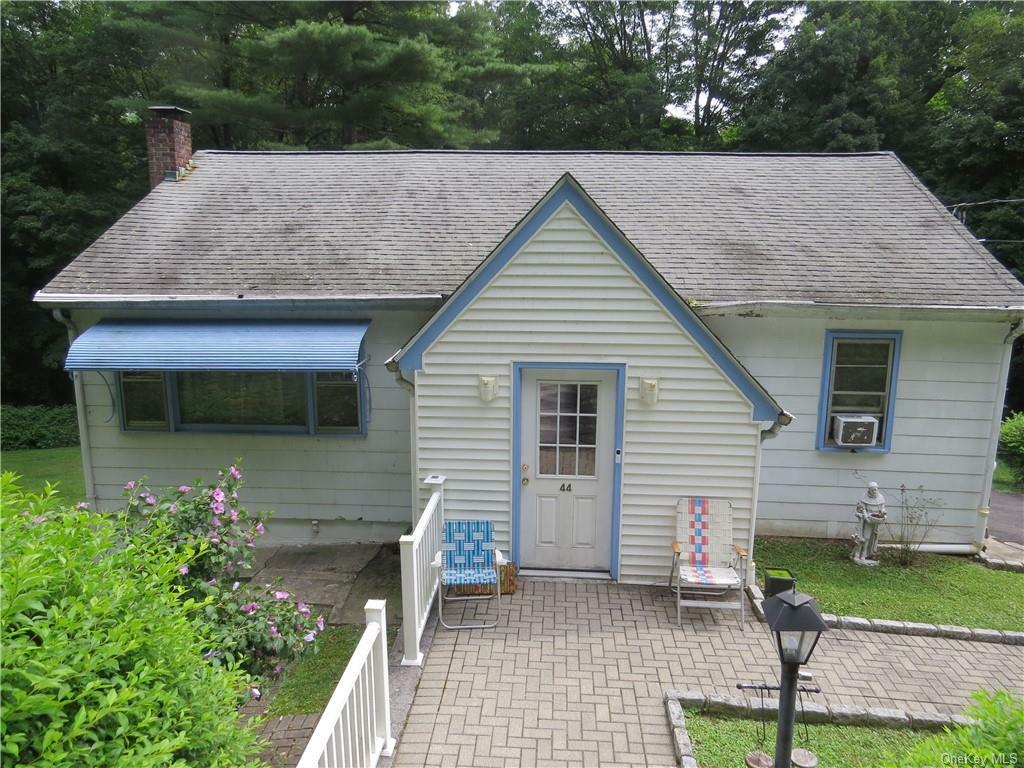 Property Photo:  44 Haviland Road  NY 10512 