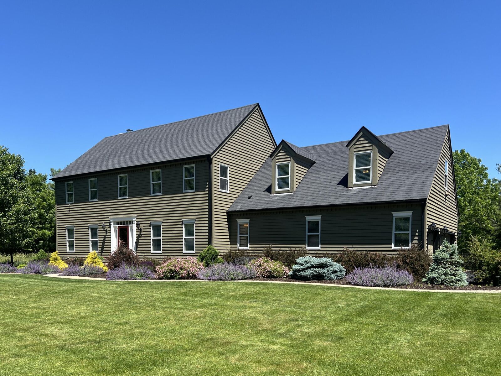 Property Photo:  67 Oakwood Dr  WI 53018 