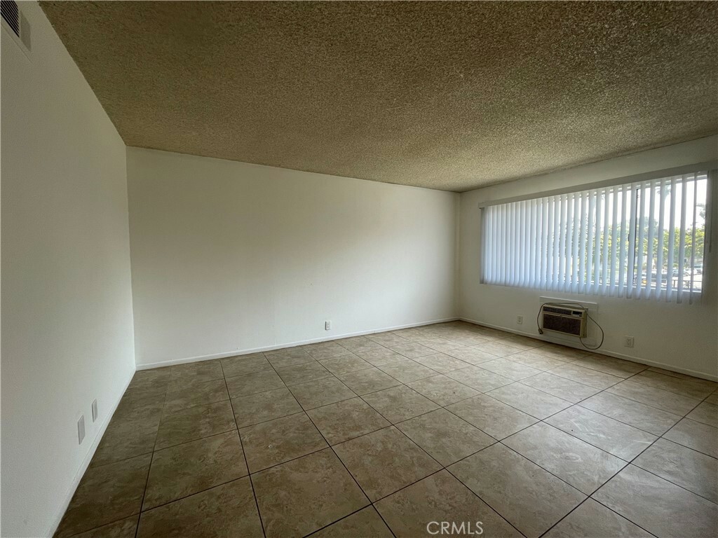 Property Photo:  629 Moraga 5  CA 92801 