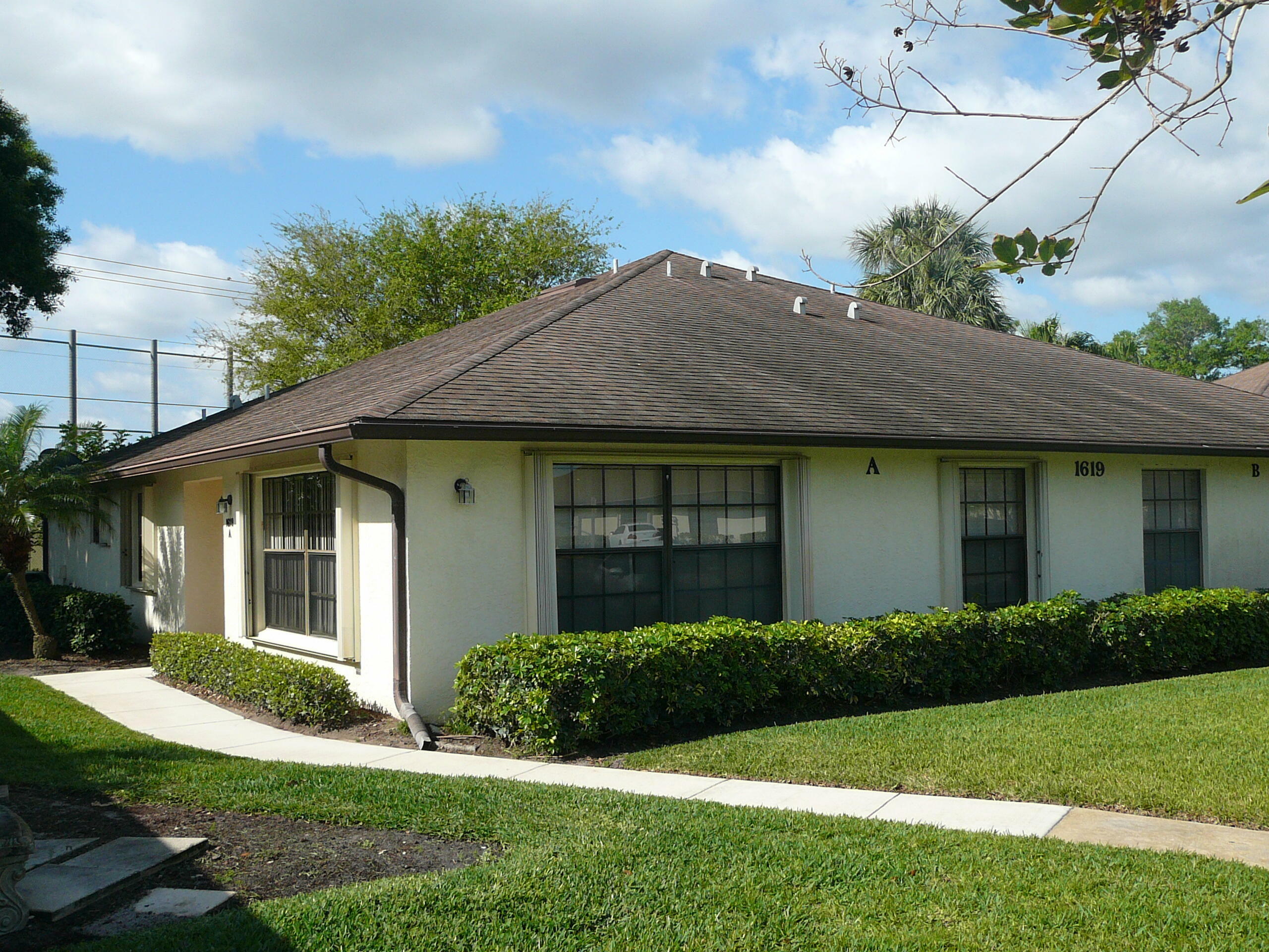 Property Photo:  1619 Laurel Leaf Lane A  FL 34950 