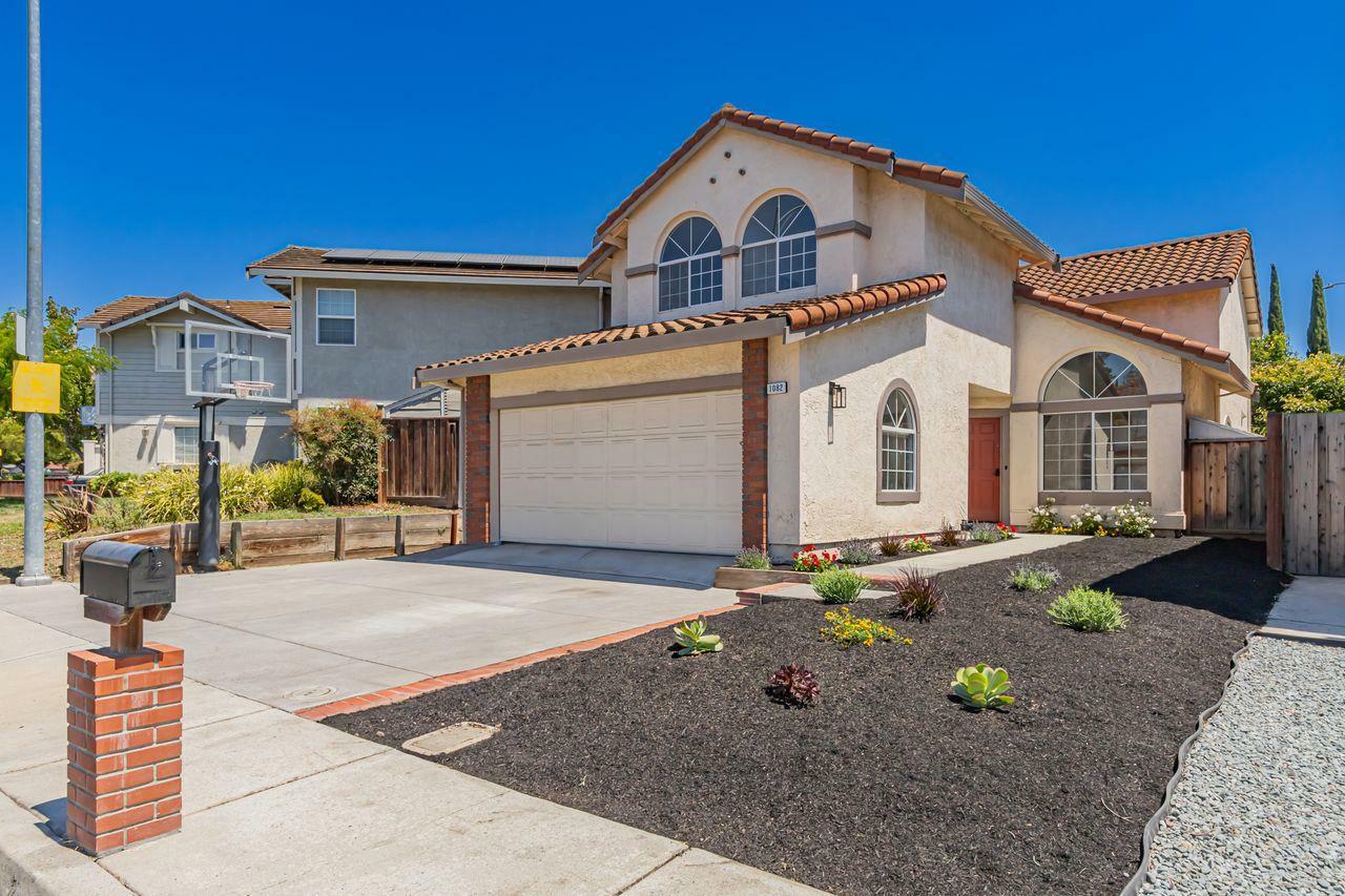 Property Photo:  1082 Sandalwood Lane  CA 95035 