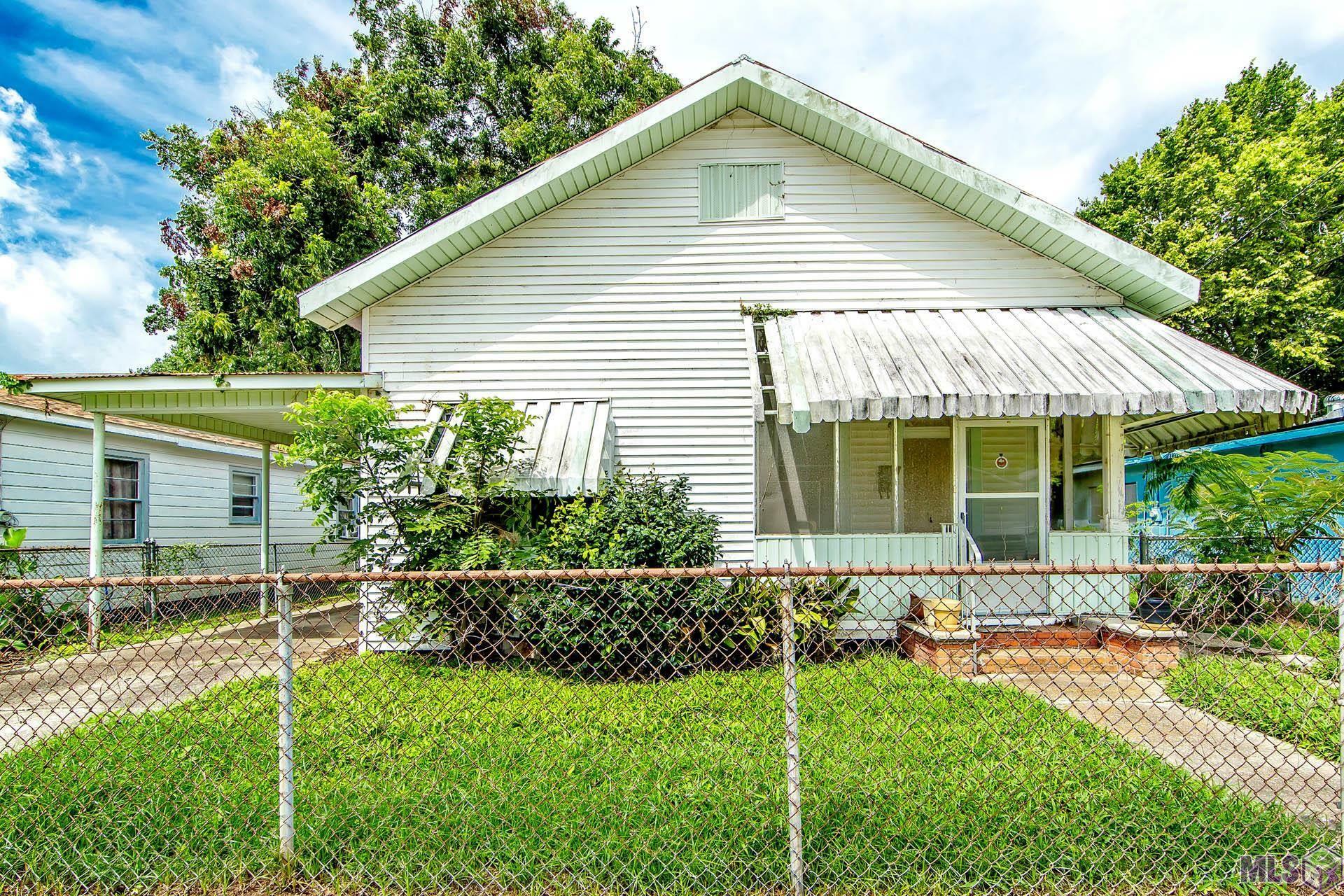 Property Photo: 215 Third St LA 70380