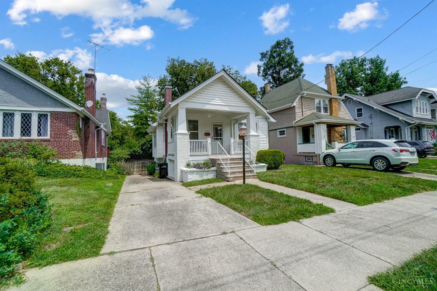 Property Photo:  3756 Aylesboro Avenue  OH 45208 