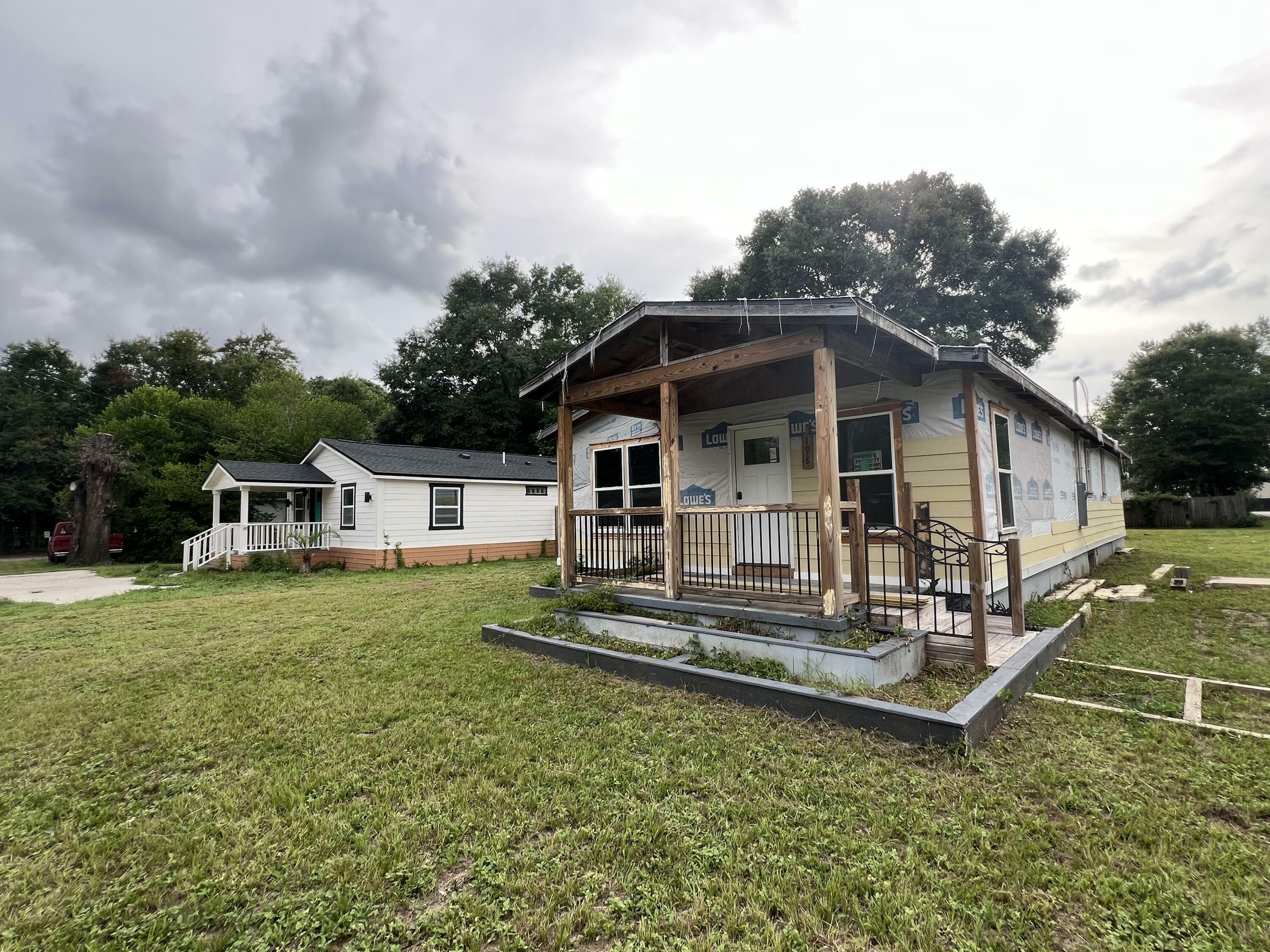 Property Photo:  198 McArthur Street  FL 32539 