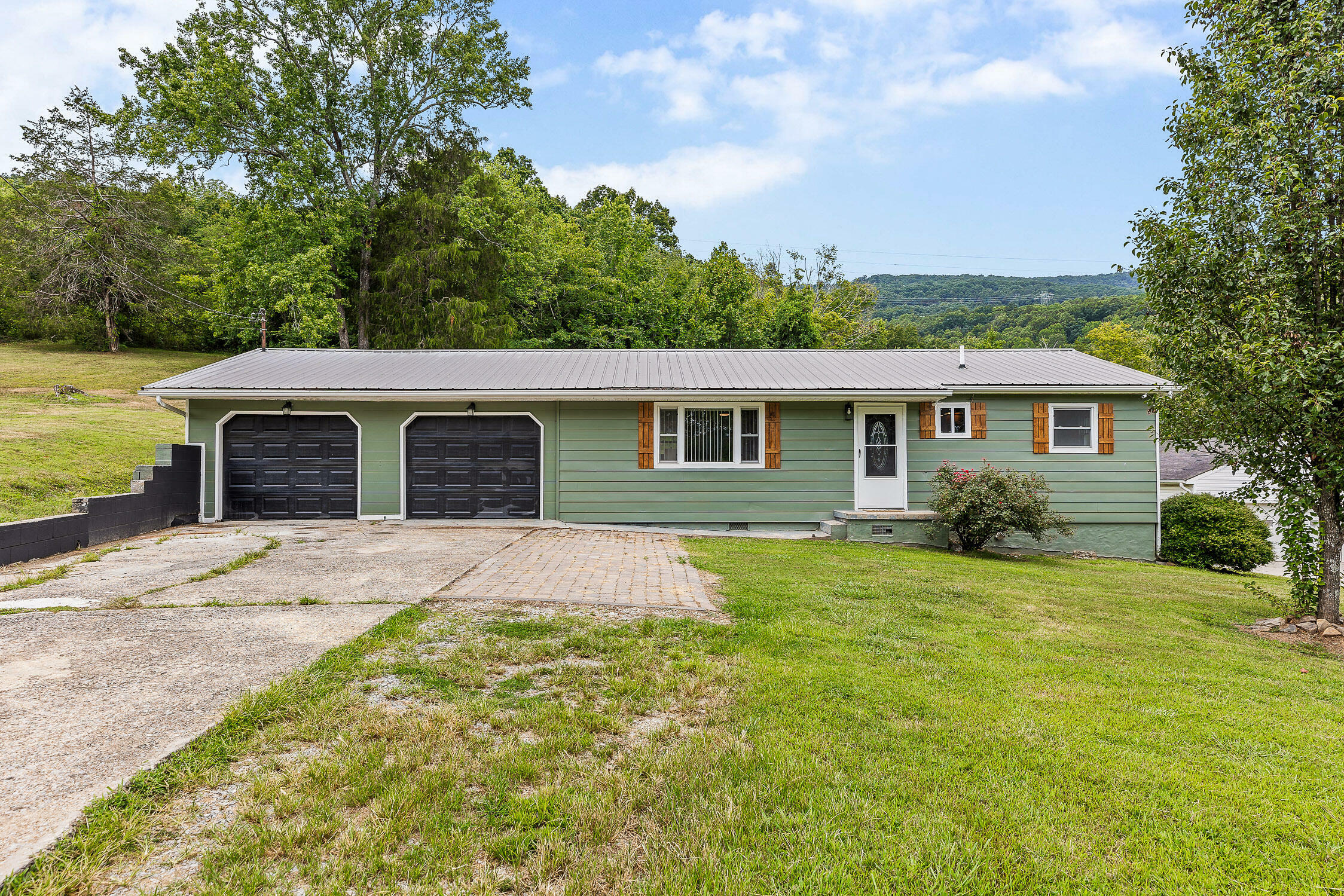 353 Isbill Road  Chattanooga TN 37419 photo