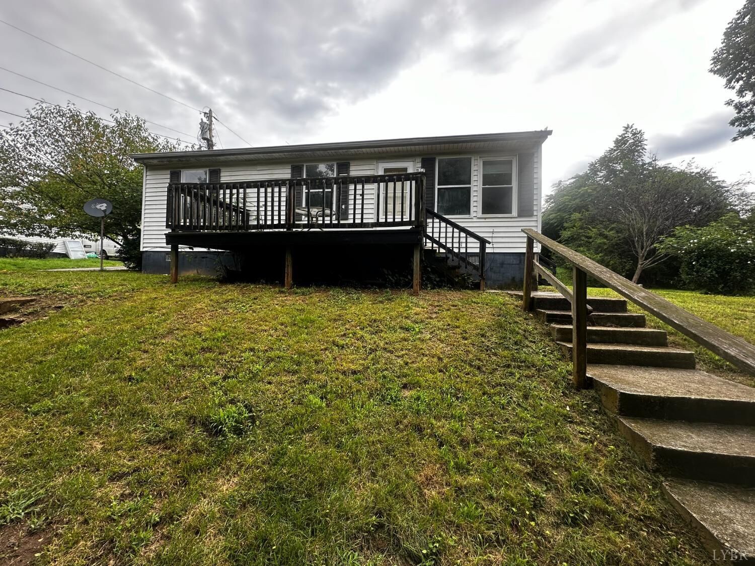 Property Photo:  442 W King St  VA 24523 