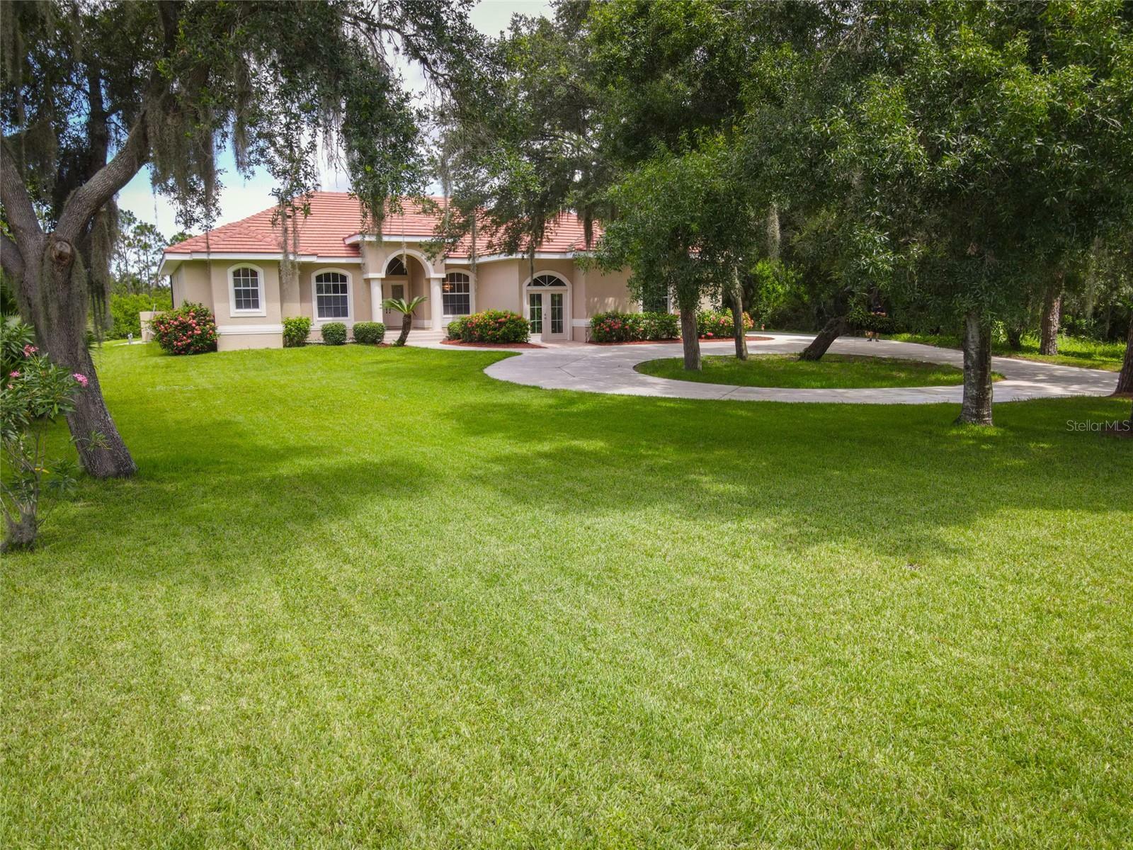 Property Photo:  1129 Kings Way Drive  FL 34275 