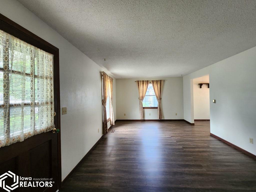 Property Photo:  103 S Ohio Avenue  IA 50401 