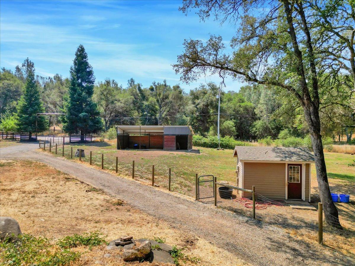 Property Photo:  21662 McCourtney Road  CA 95949 