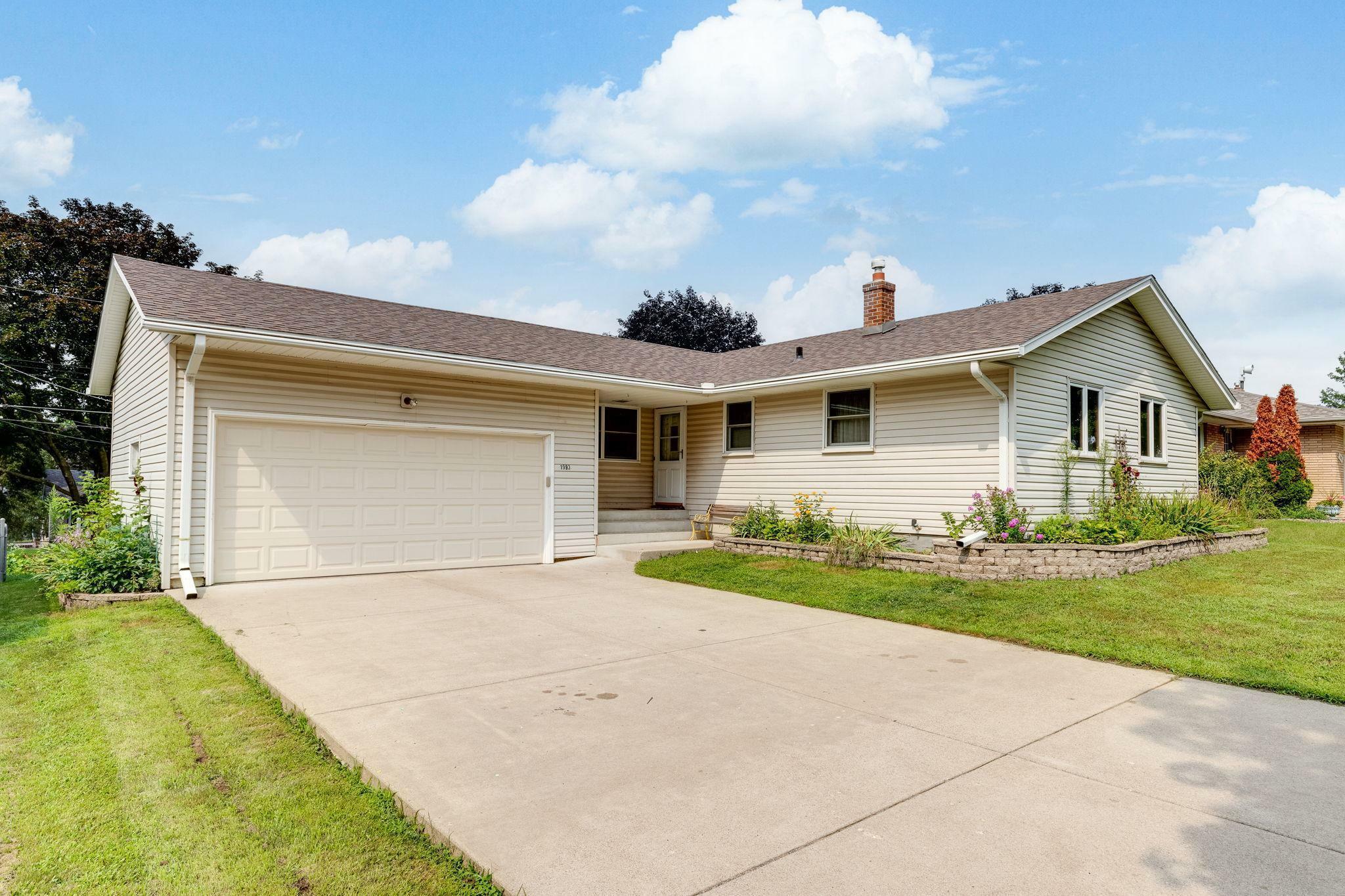 Property Photo:  1993 Longfellow Avenue  MN 55119 