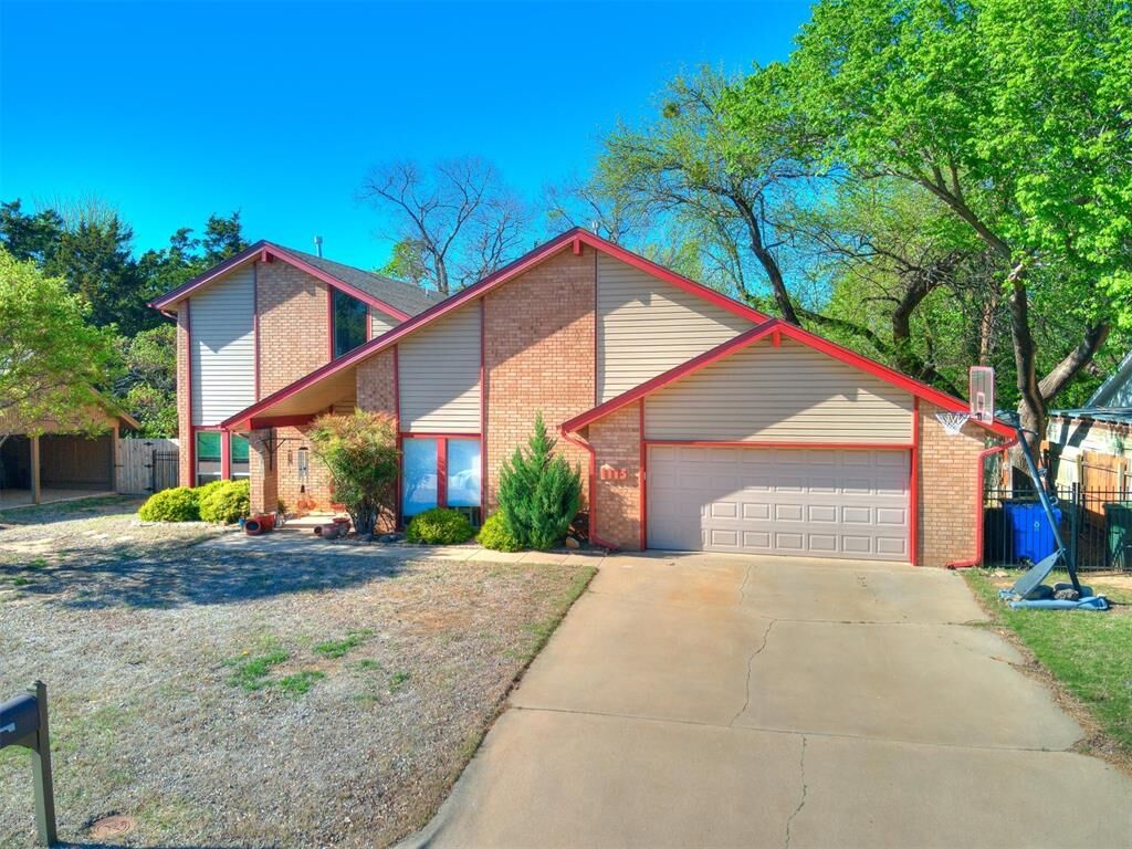 Property Photo:  1115 Mockingbird Lane  OK 73071 