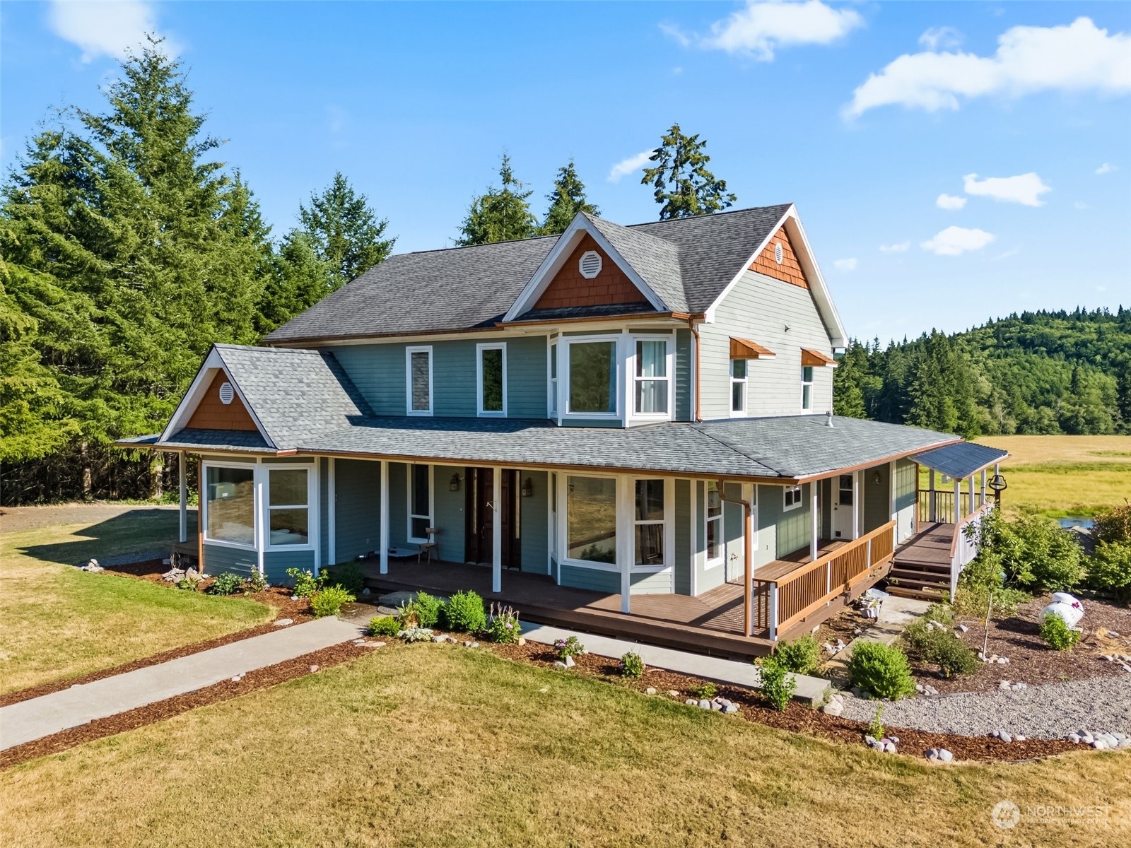 Property Photo:  448 Independence Road  WA 98579 