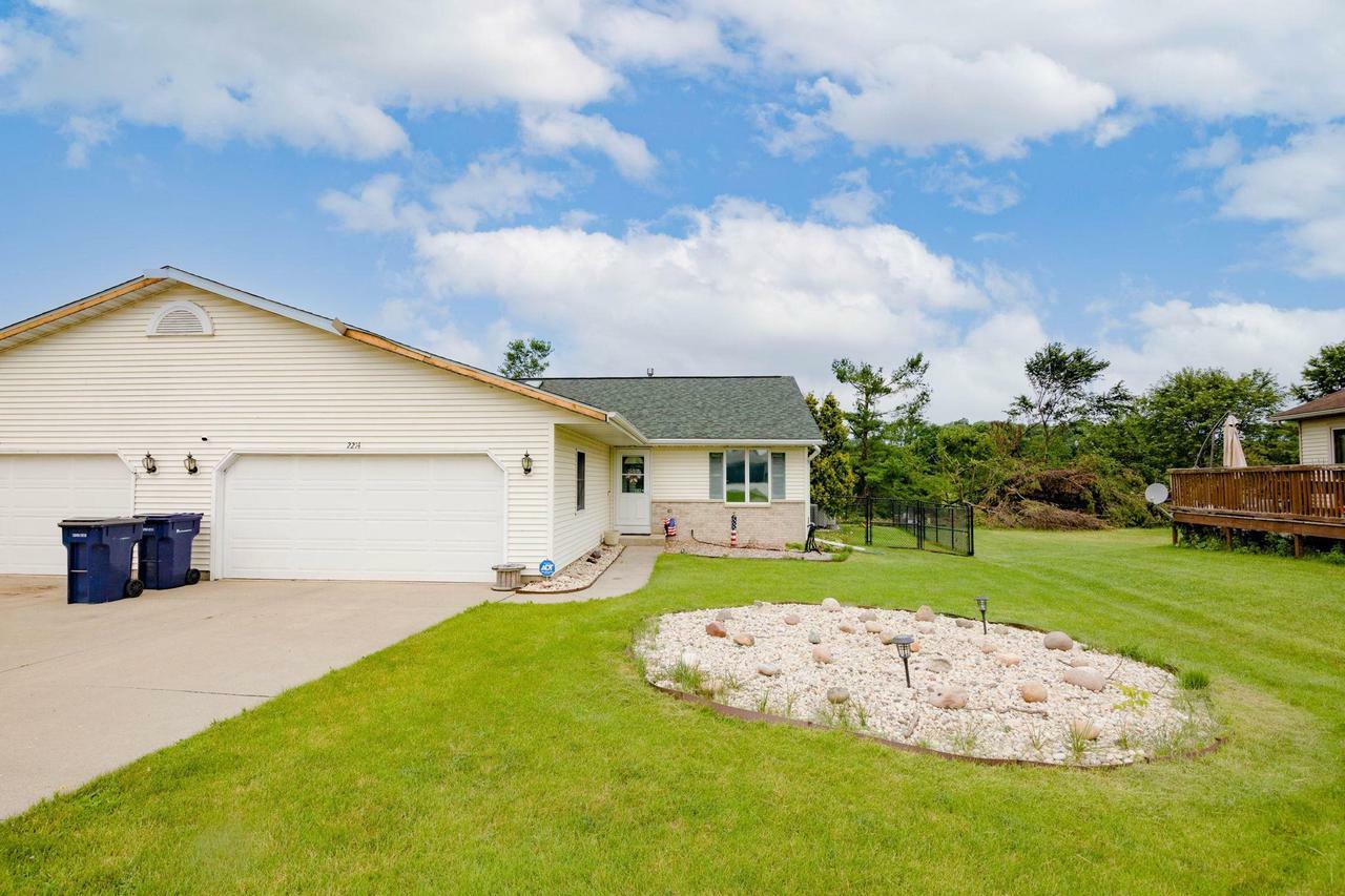 Property Photo:  2214 Dupont Drive  WI 53546 