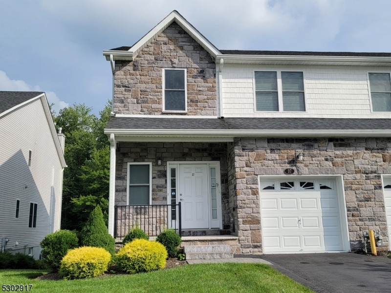 37 Decroce Ct 37  Parsippany-Troy Hills Twp. NJ 07054 photo