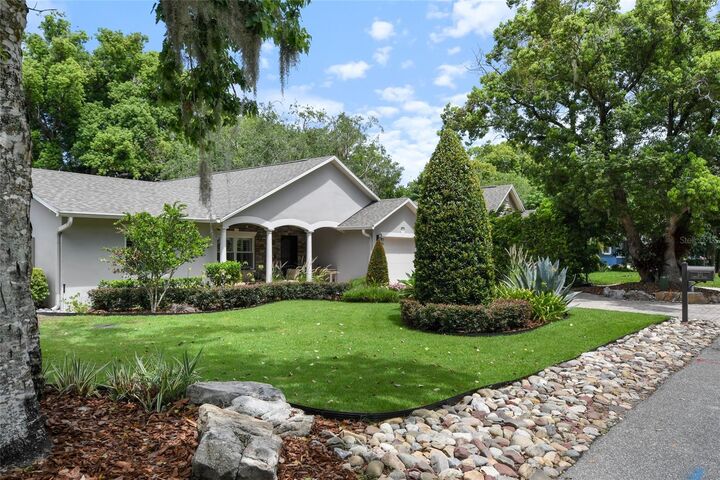 Property Photo: 571 Central Avenue FL 32751