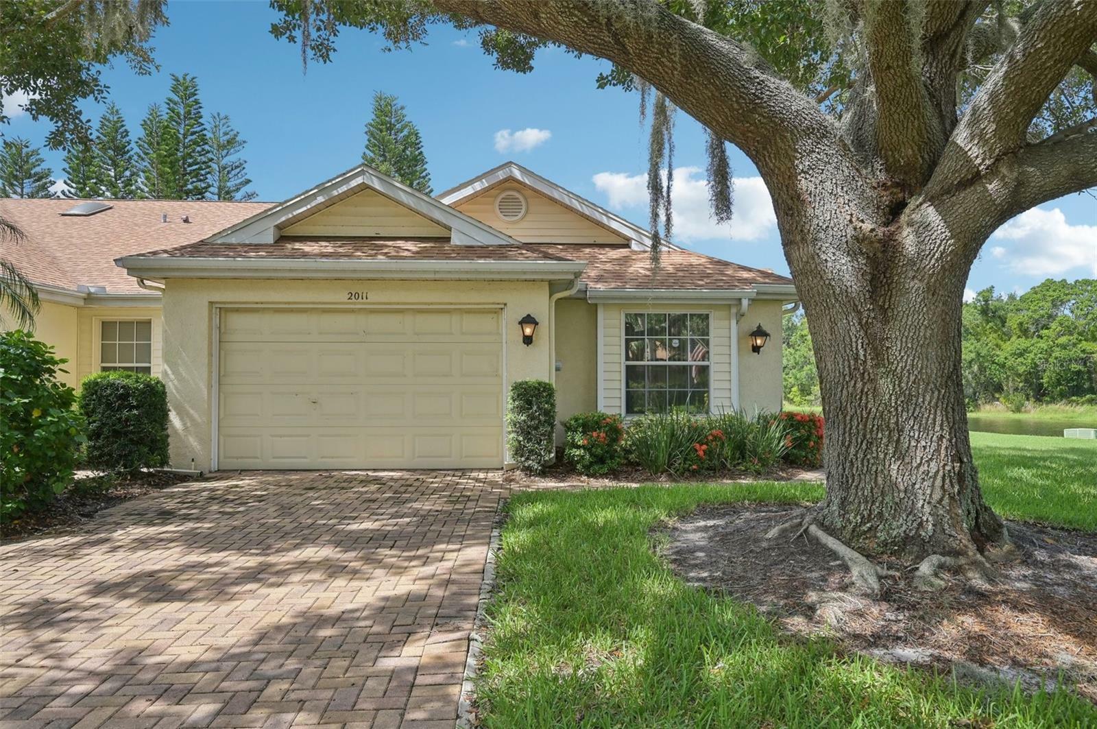 Property Photo:  2011 Fall River Court  FL 33573 