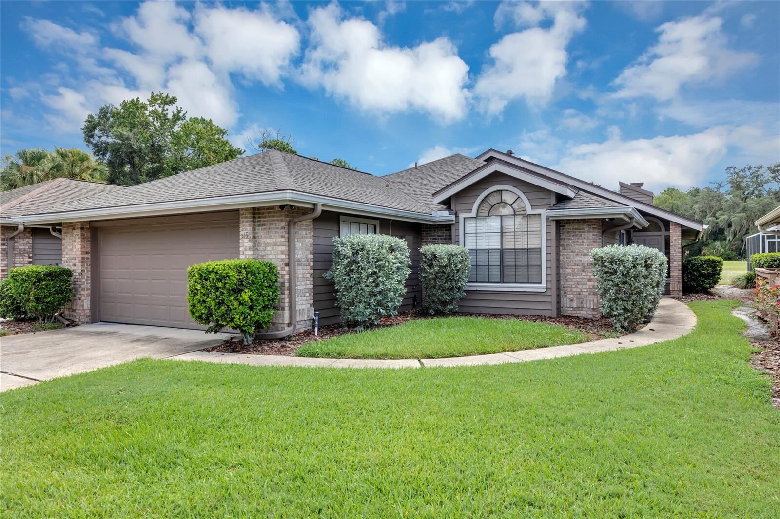 Property Photo:  315 W Sabal Palm Place  FL 32779 