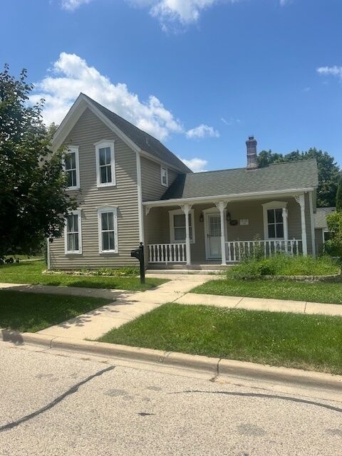 Property Photo: 302 N 6th Street IL 60118