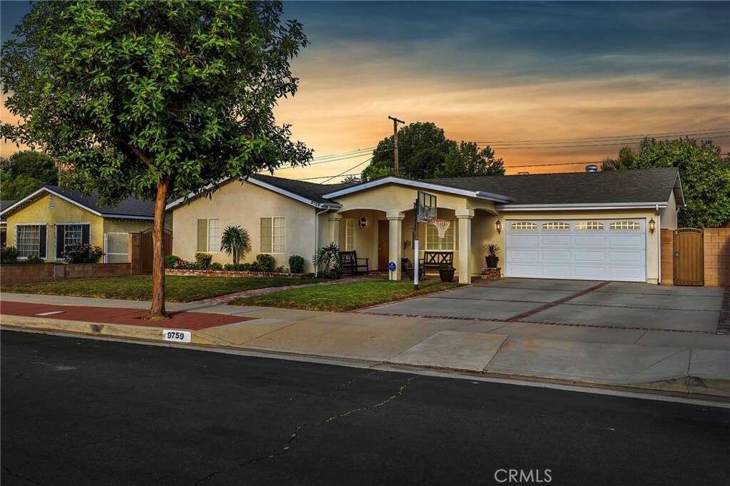 Property Photo:  9759 Comanche Avenue  CA 91311 