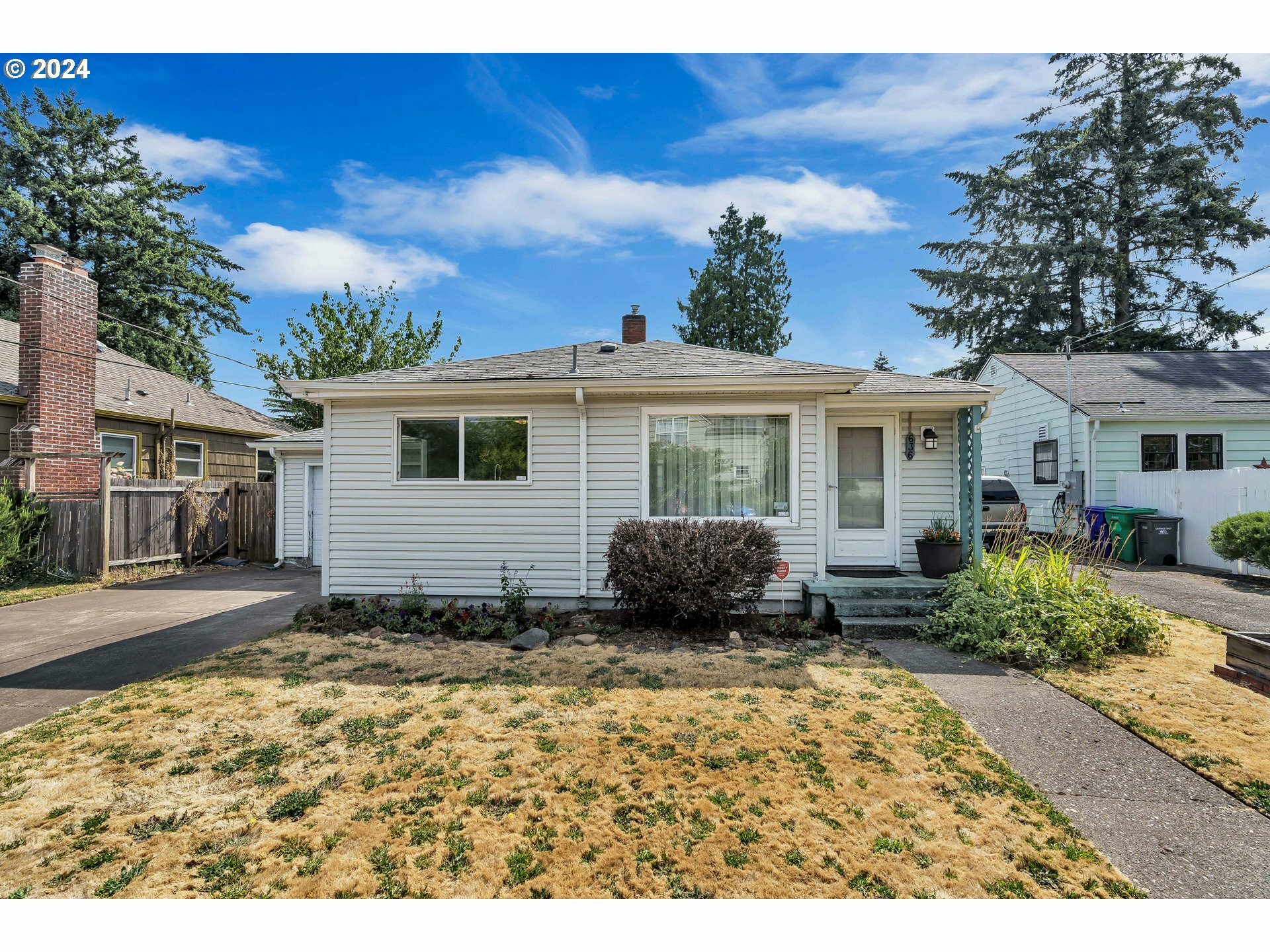 Property Photo: 636 NE 71st Ave OR 97213