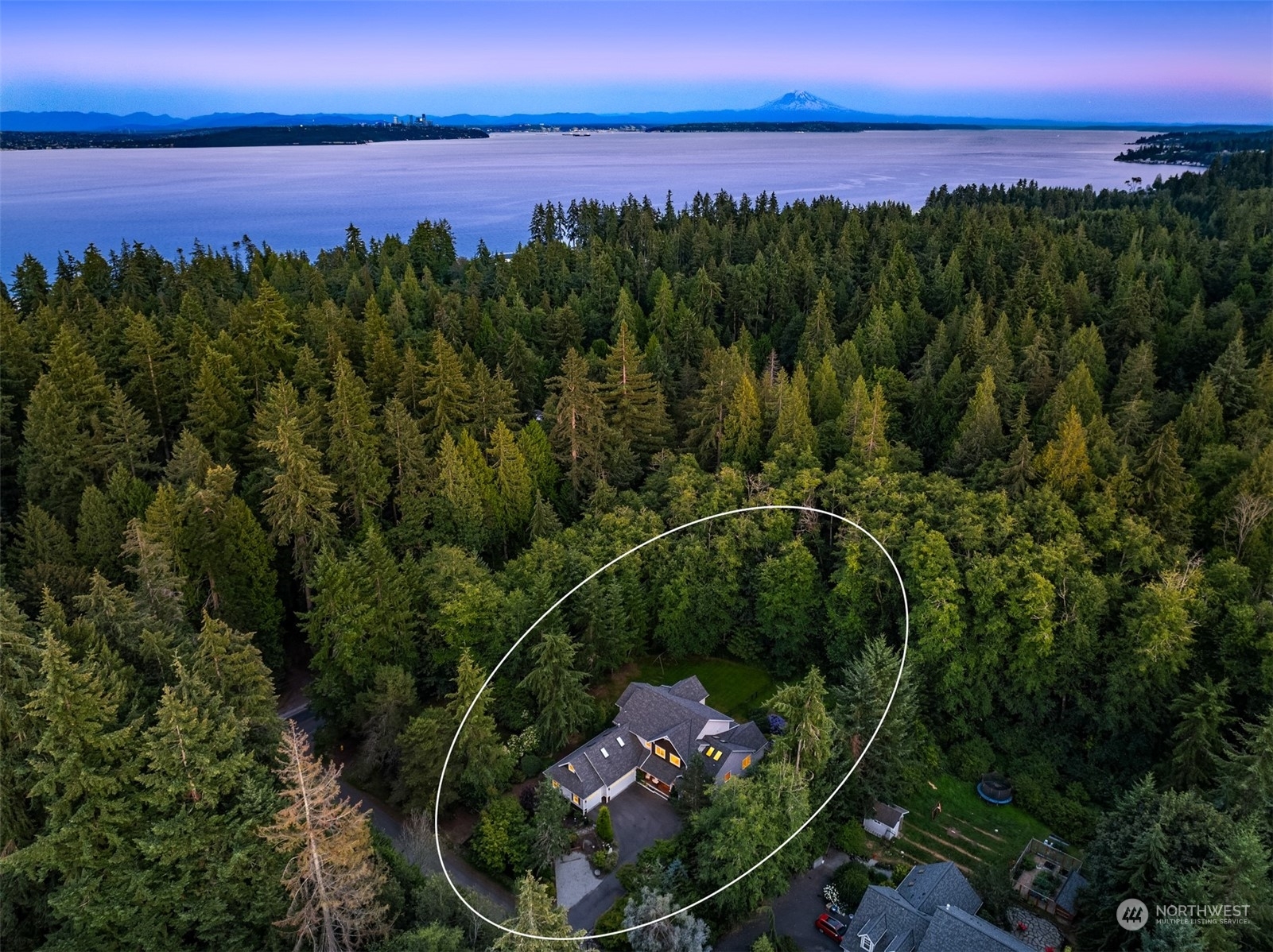 Property Photo:  14531 Misty Vale Place NE  WA 98110 