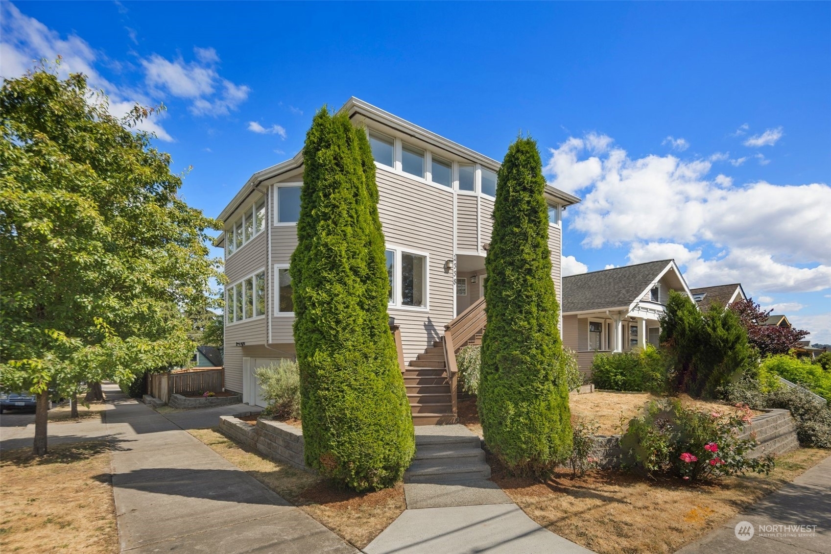 Property Photo:  4338 Latona Avenue NE  WA 98105 