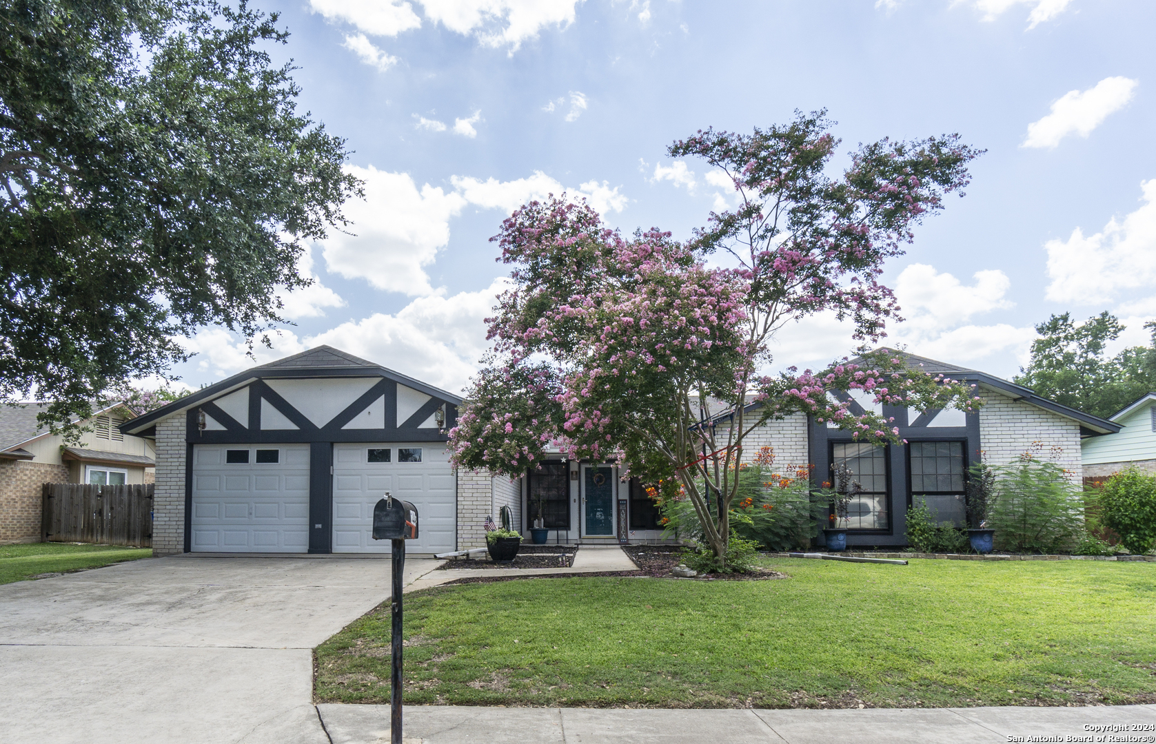 Property Photo:  144 Oldtowne Rd  TX 78155 