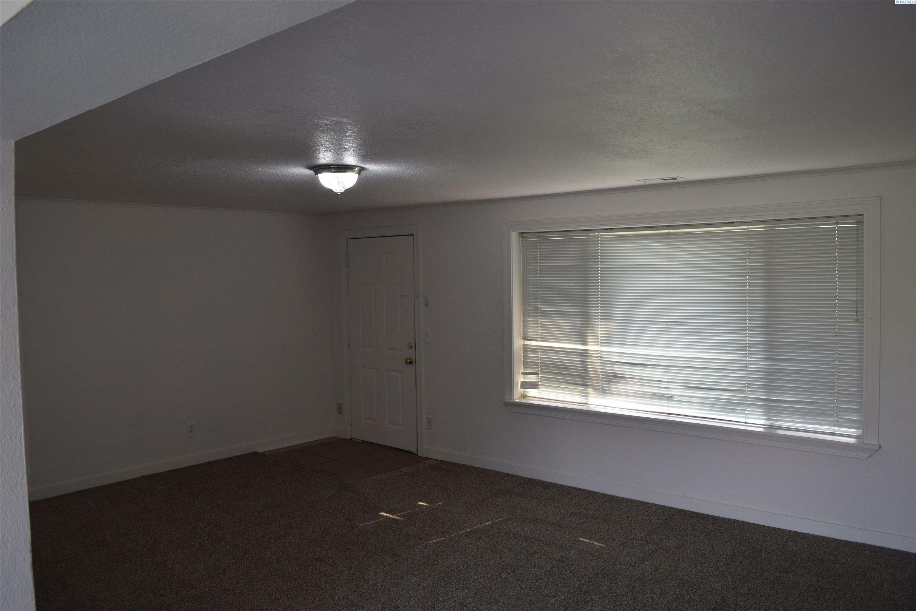 Property Photo:  810 S Hartford St.  WA 99336 