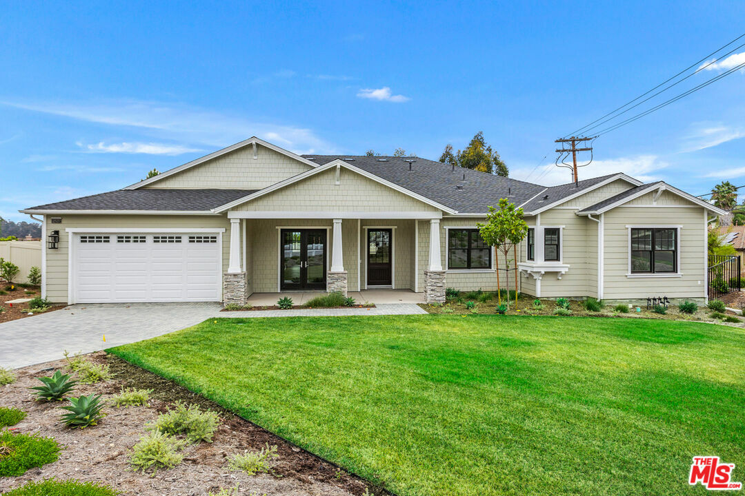 Property Photo:  2527  Ivy Rd  CA 92054 