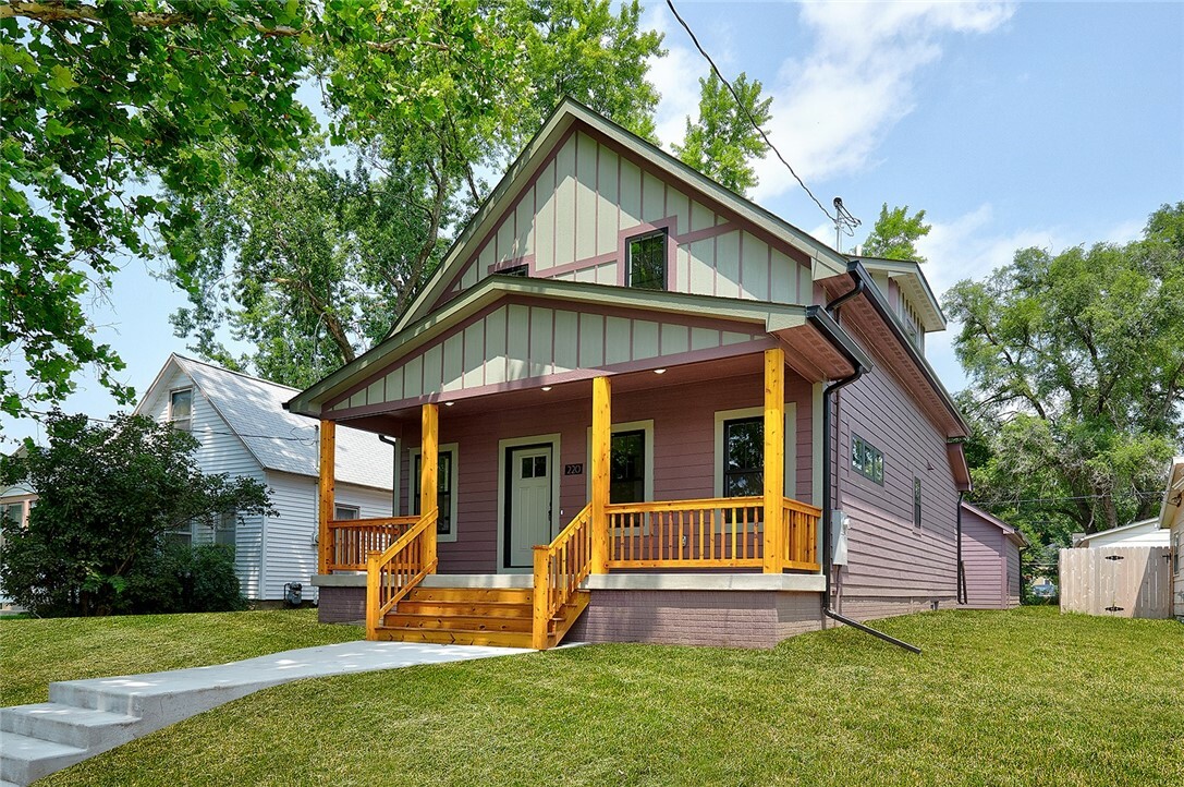 Property Photo:  220 E Jackson Avenue  IA 50315 