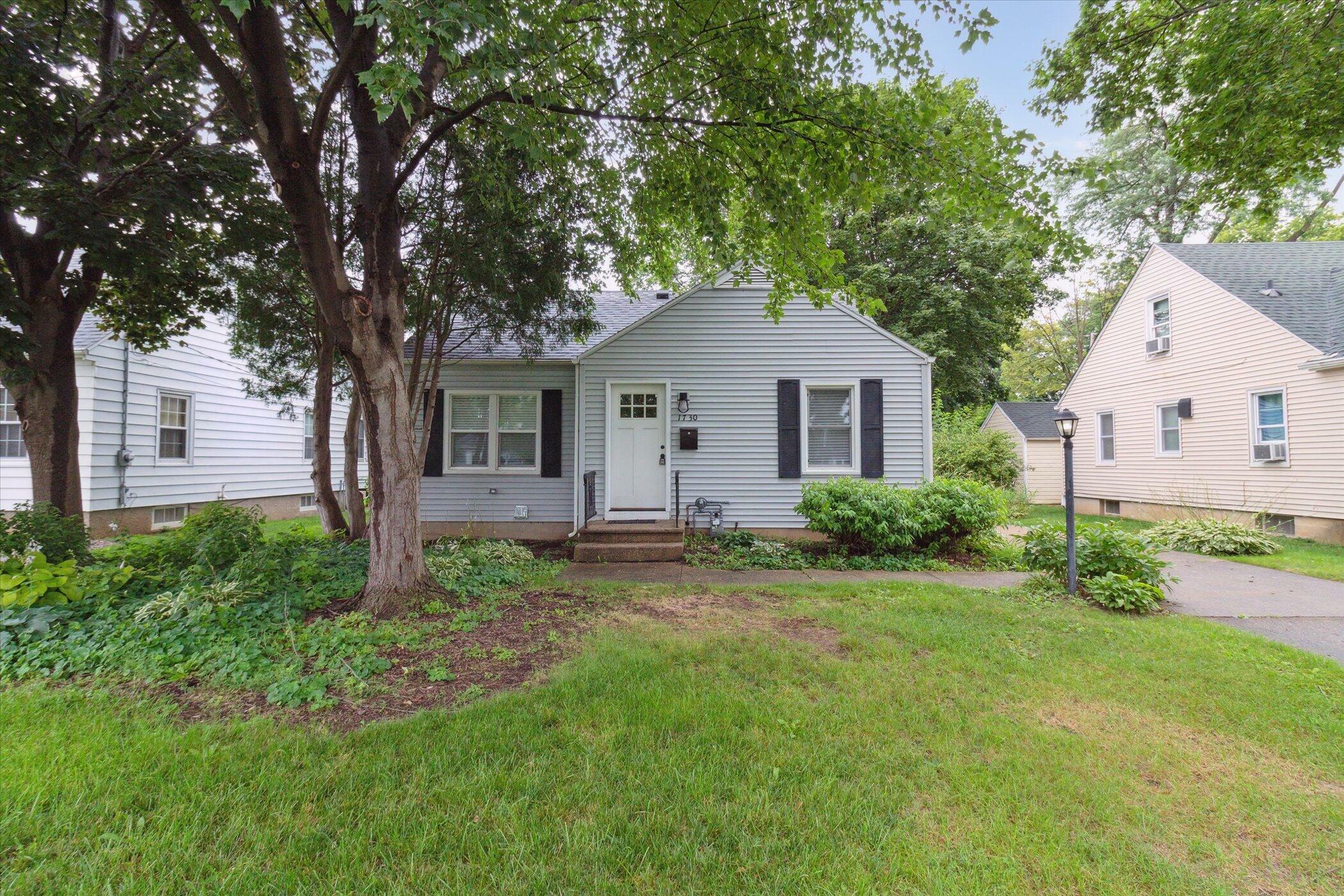 Property Photo:  1730 Vahlen St  WI 53704 