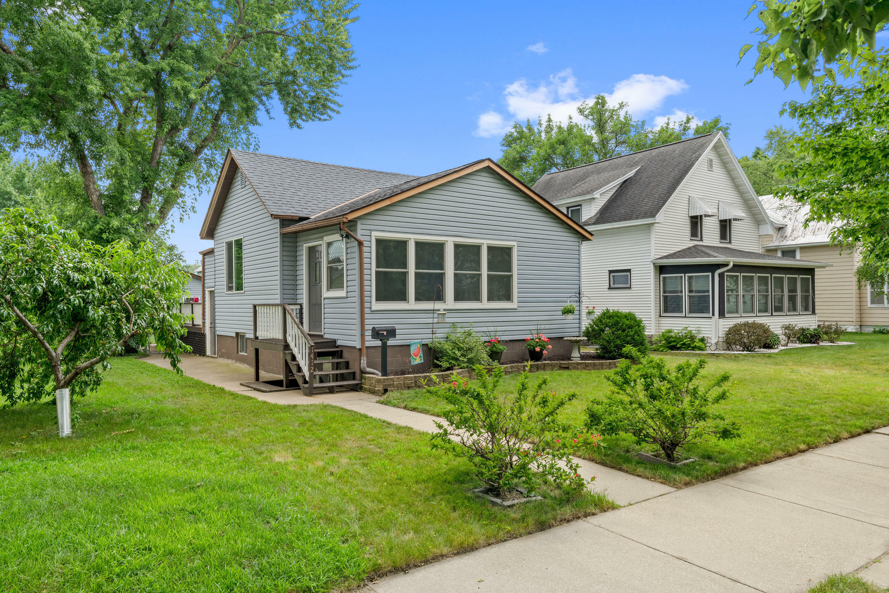 Property Photo:  1412 Wood St  WI 54603 