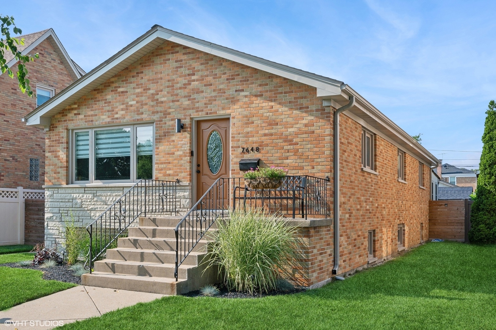 Property Photo:  7648 W Catalpa Avenue  IL 60656 