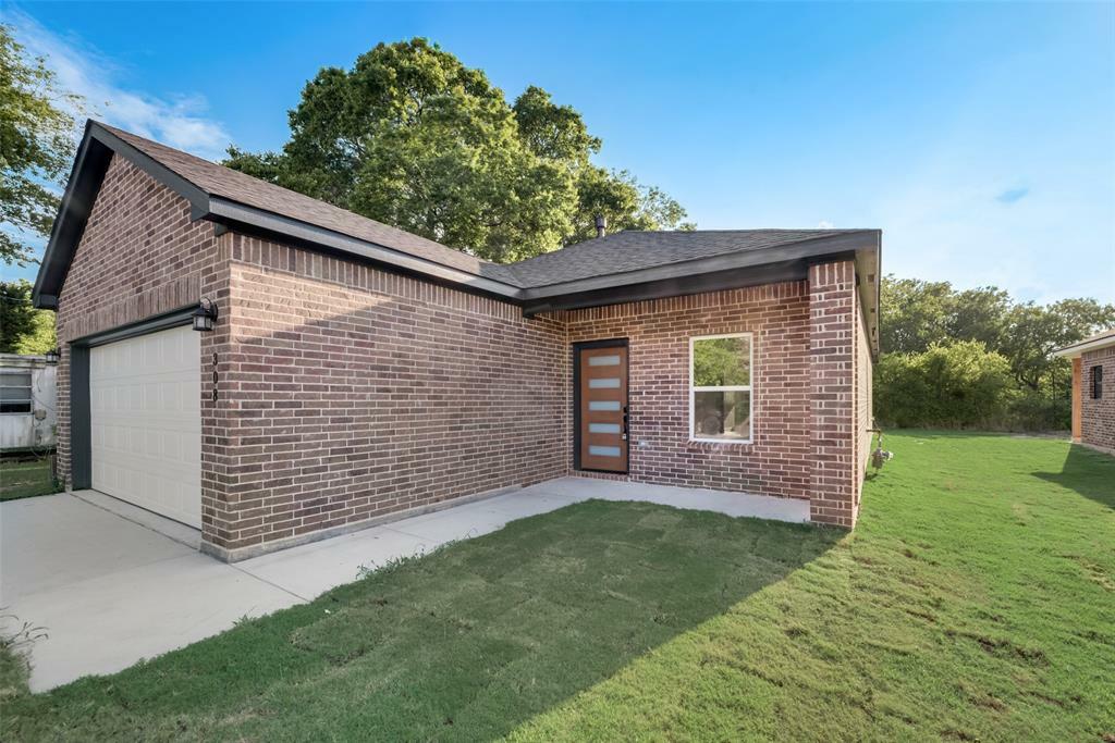 Property Photo:  308 N 5th Street  TX 75474 