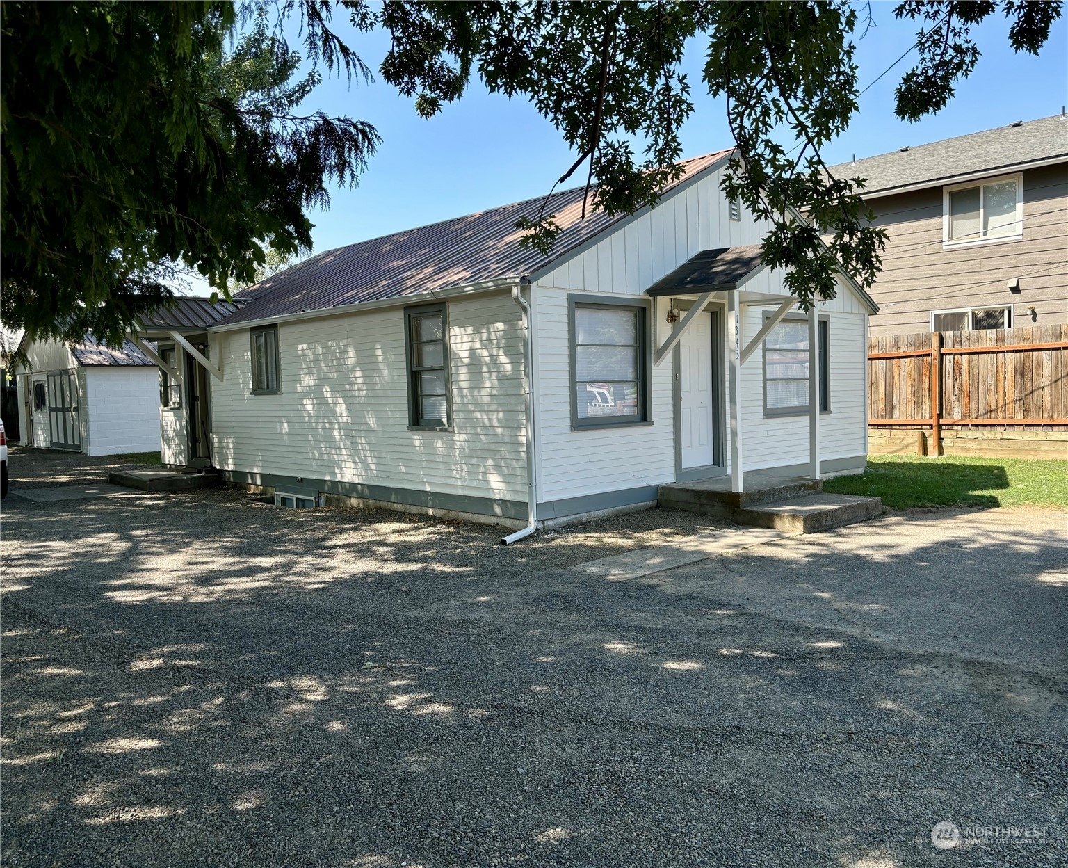 Property Photo:  1343 Maple Street  WA 98801 