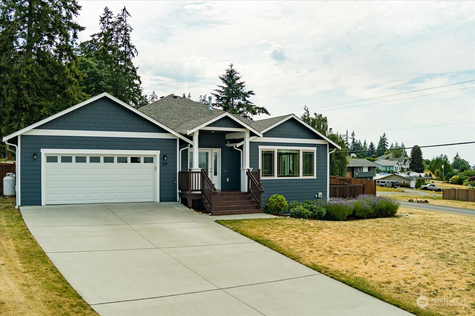 Property Photo:  516 Birch Street  WA 98277 