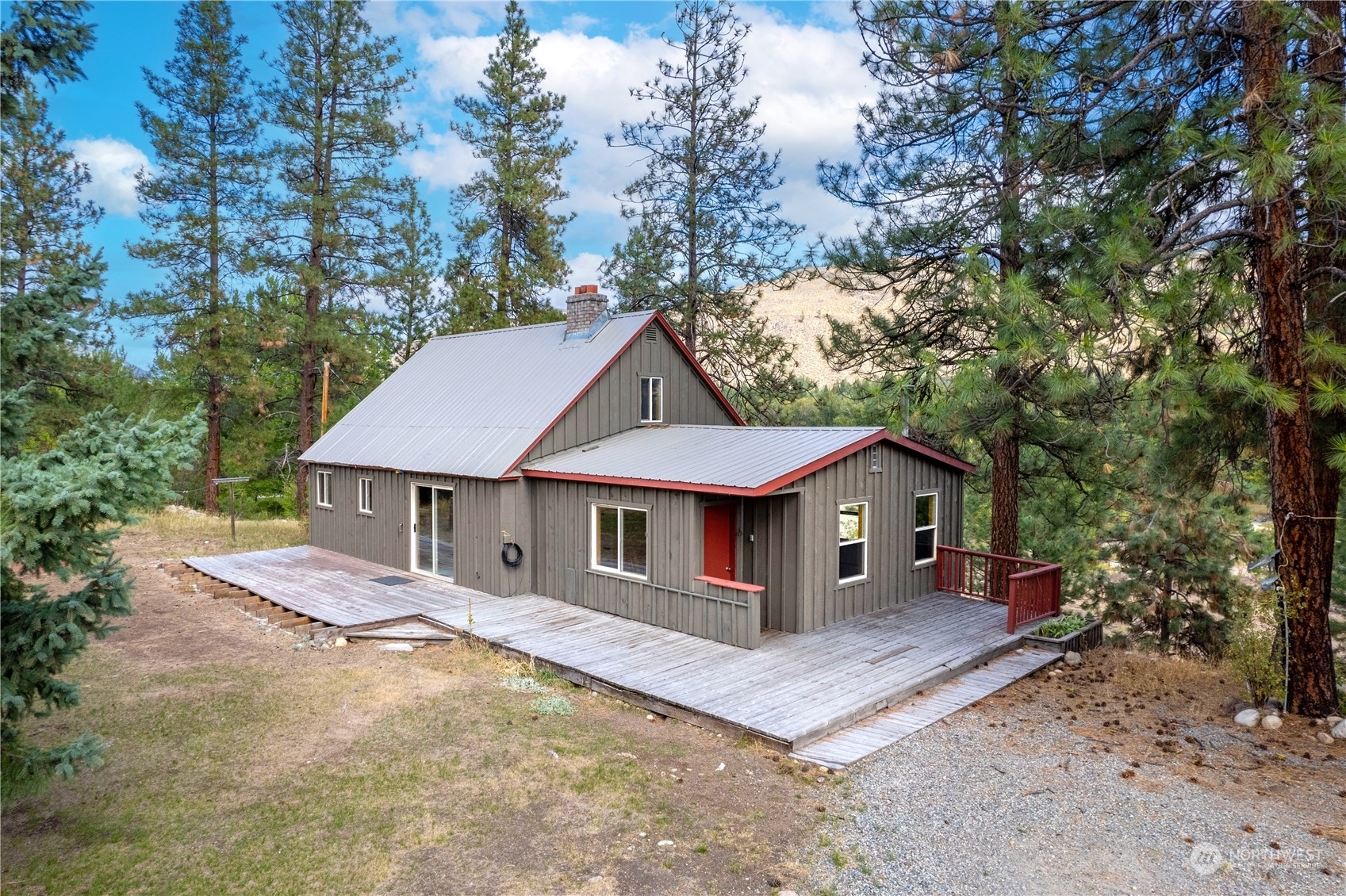 Property Photo:  352 W Chewuch Road  WA 98862 