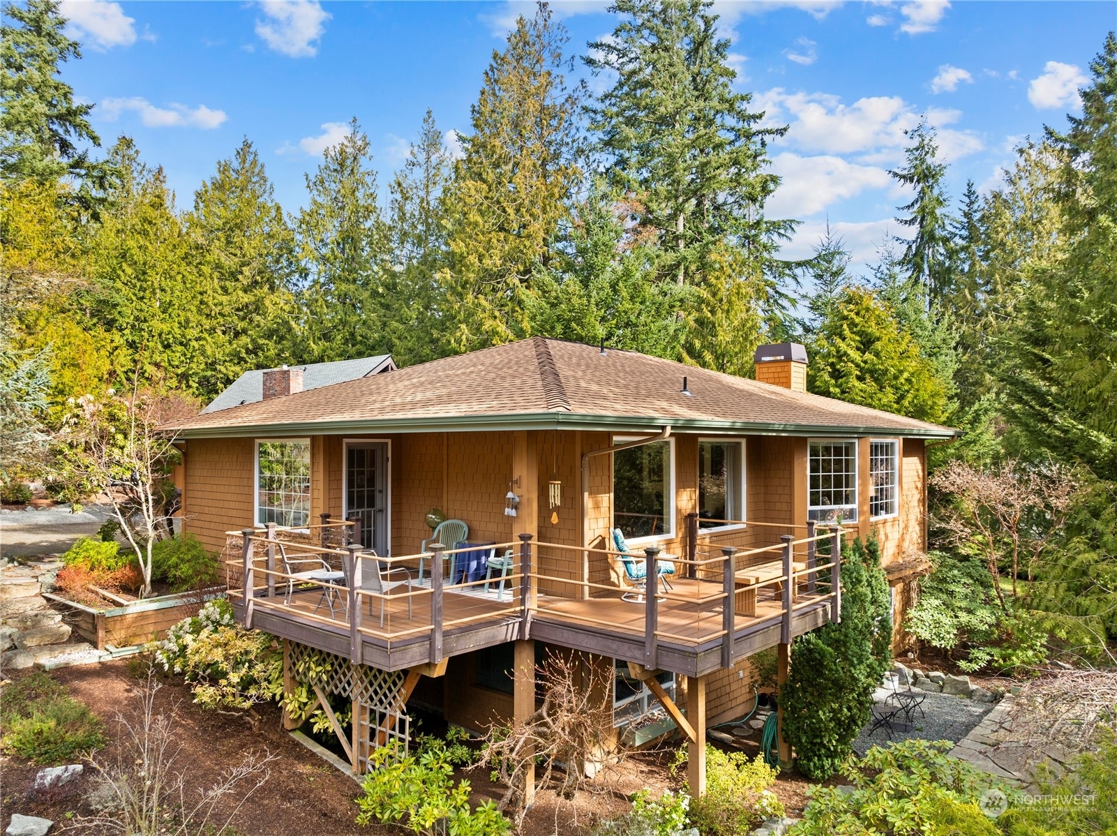 Property Photo:  313 Willapa Place  WA 98257 