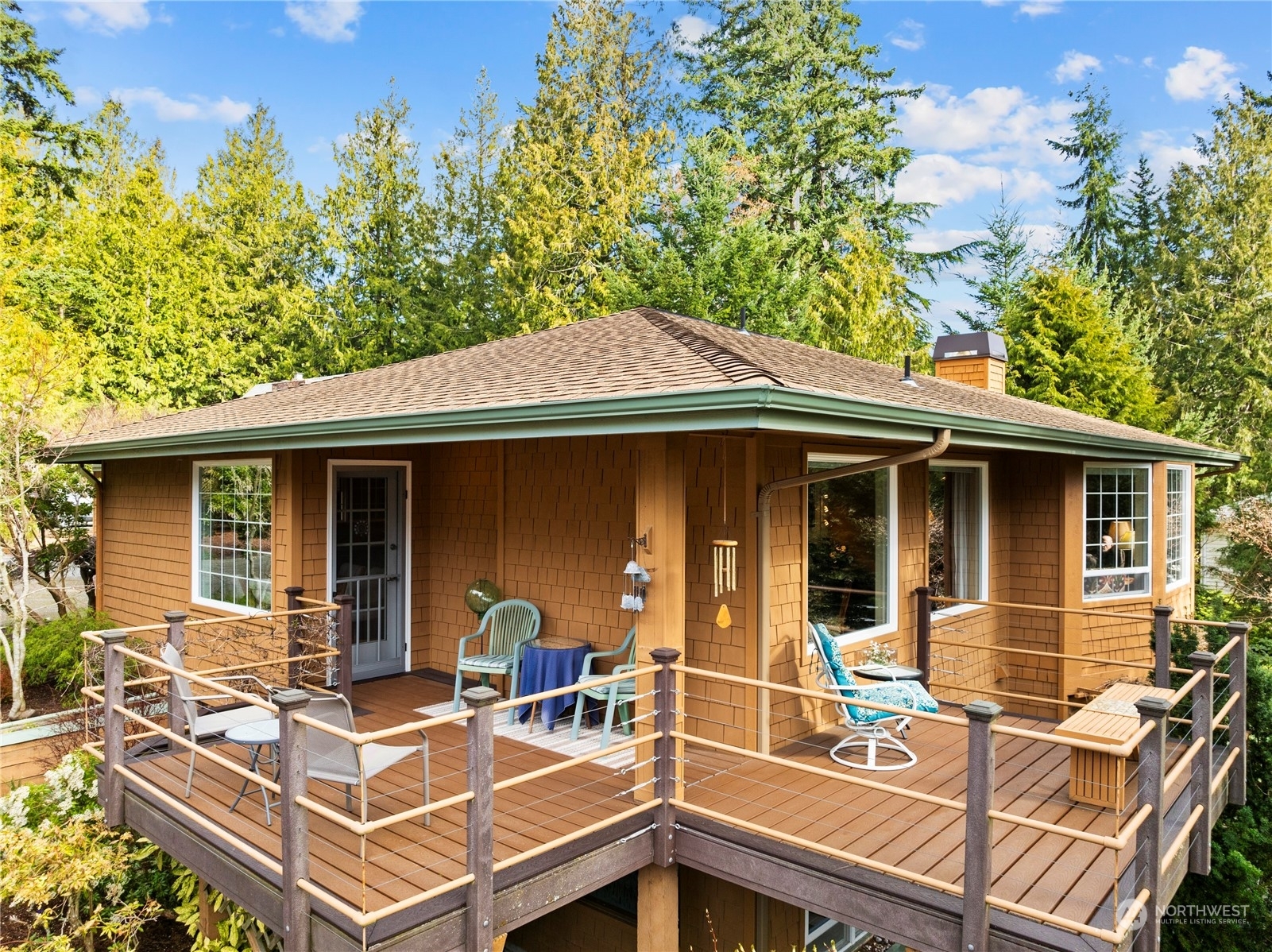 Property Photo:  313 Willapa Place  WA 98257 