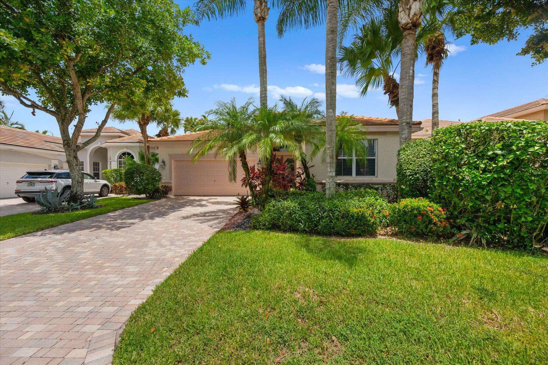 Property Photo:  10823 Royal Devon Way  FL 33449 