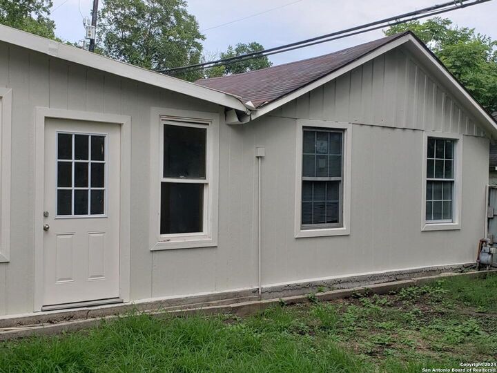 Property Photo: 1406 Hicks Ave TX 78210