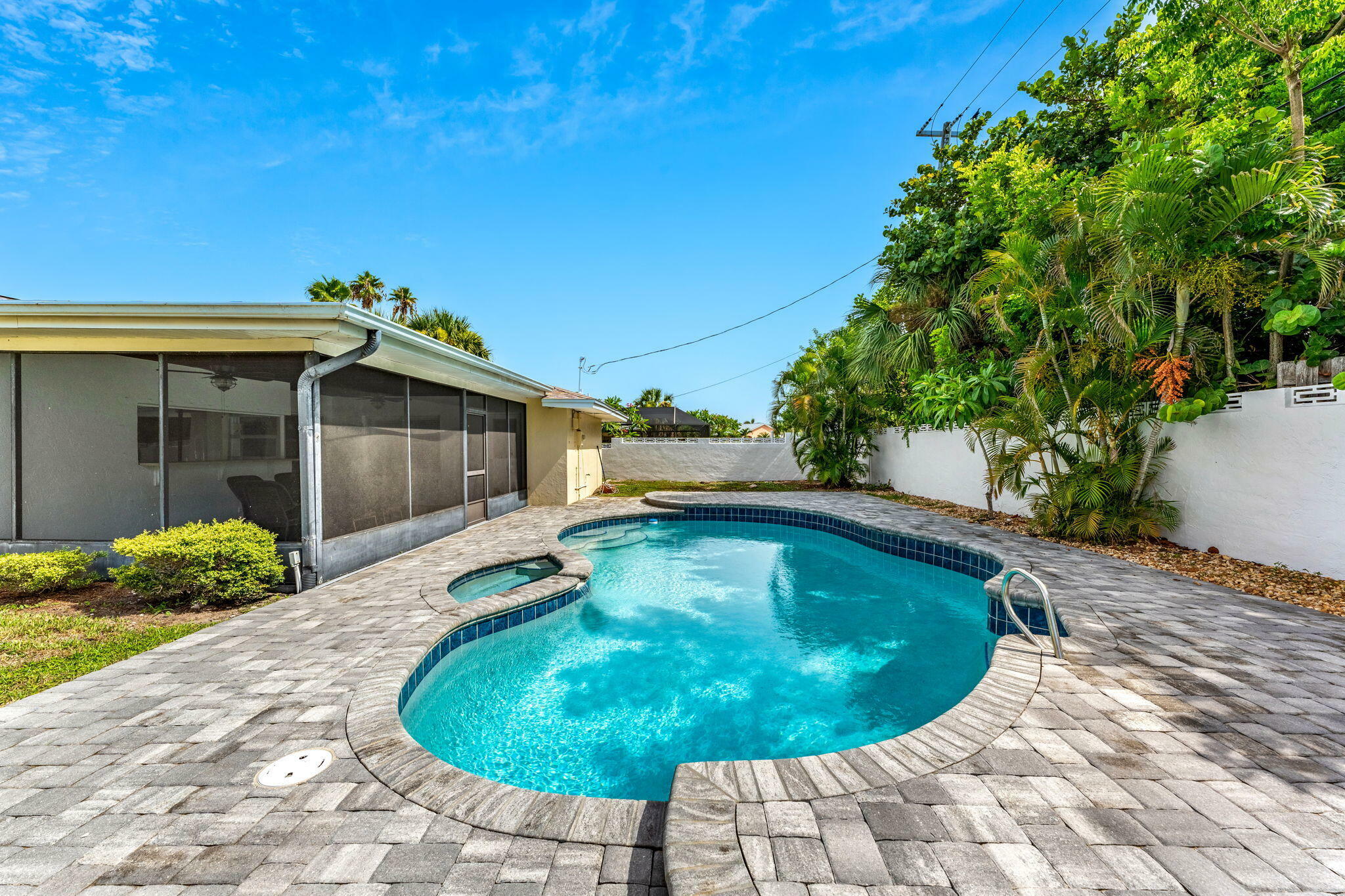 Property Photo:  605 Bimini Road  FL 32937 