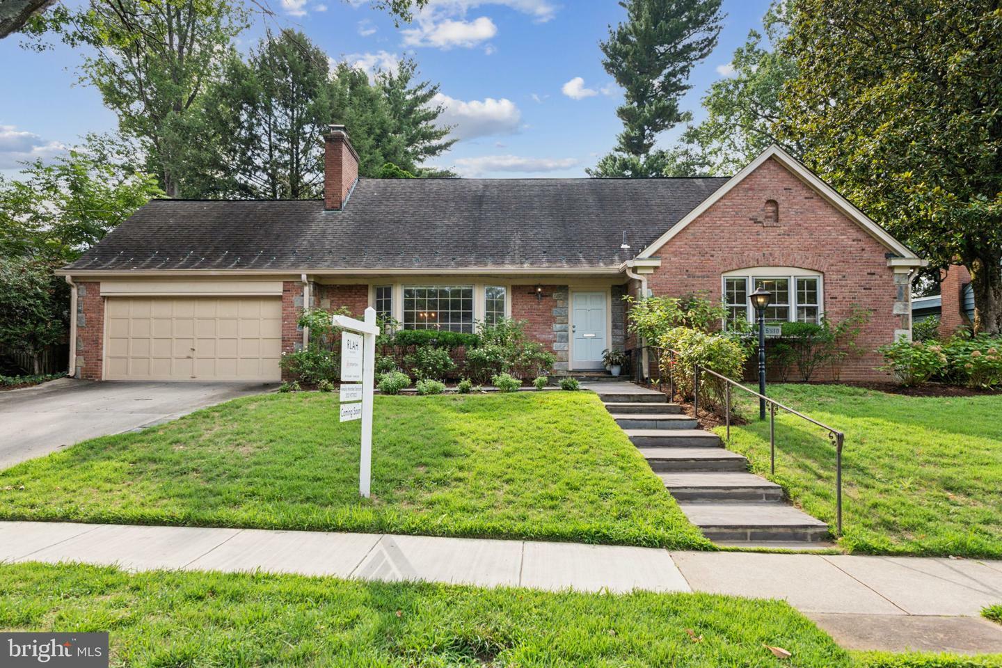 Property Photo: 5910 Overlea Road MD 20816