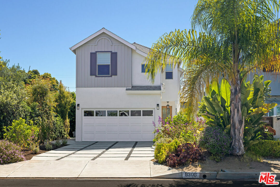 Property Photo:  8308   Altavan Ave  CA 90045 