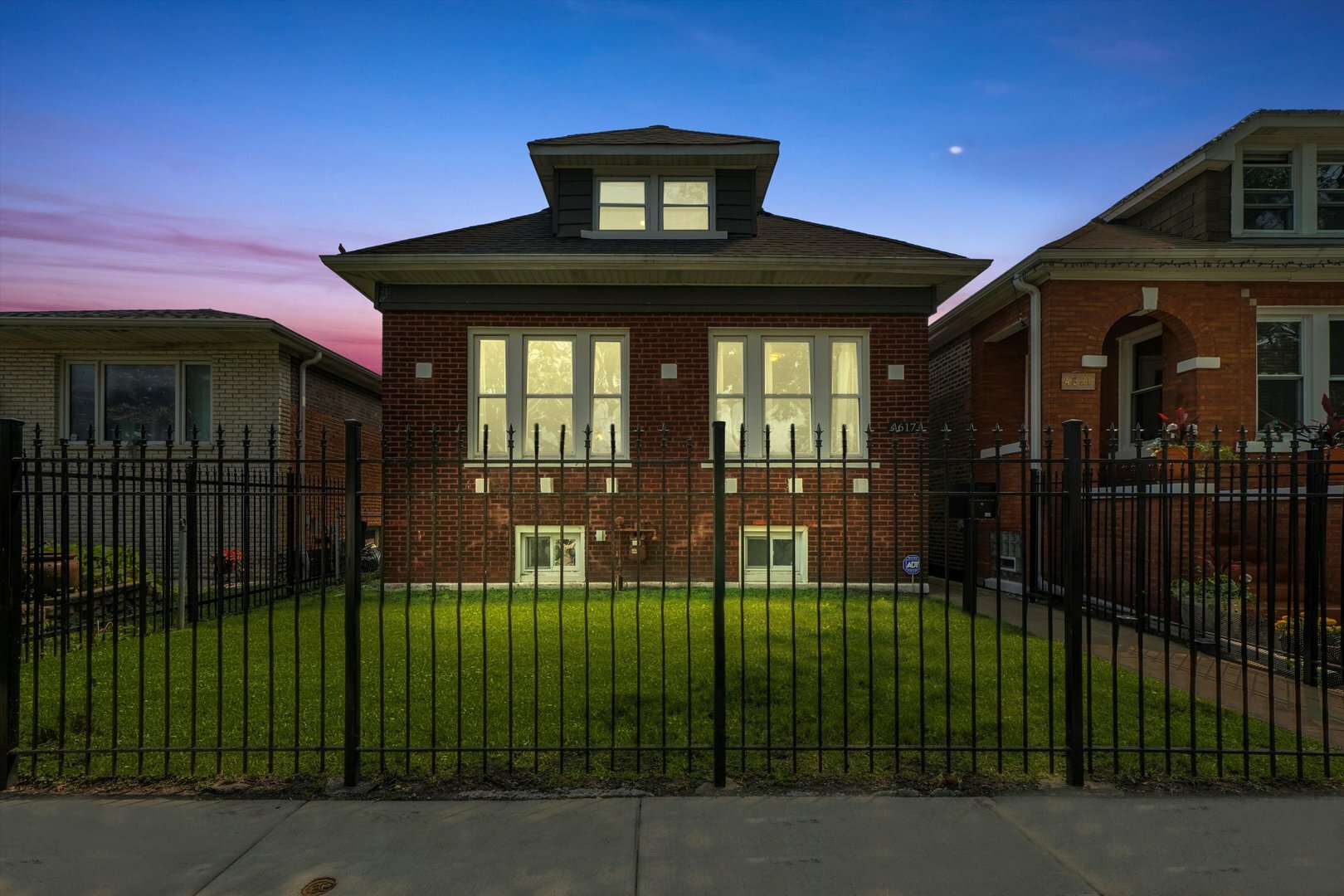 Property Photo:  4617 W McLean Avenue  IL 60639 