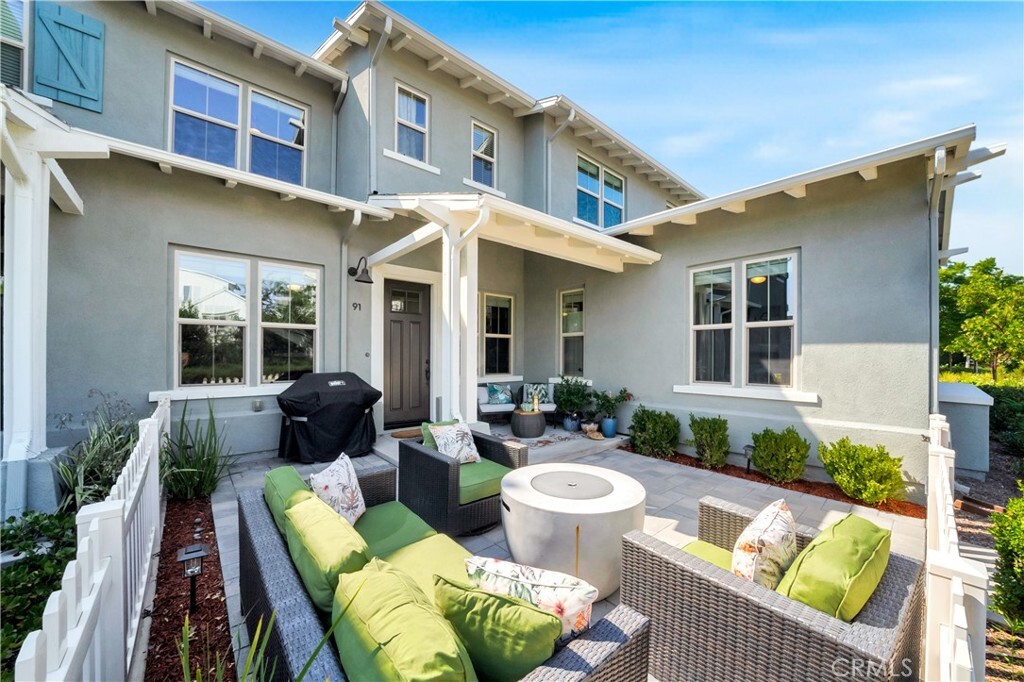 Property Photo: 91 Promesa Ave CA 92694